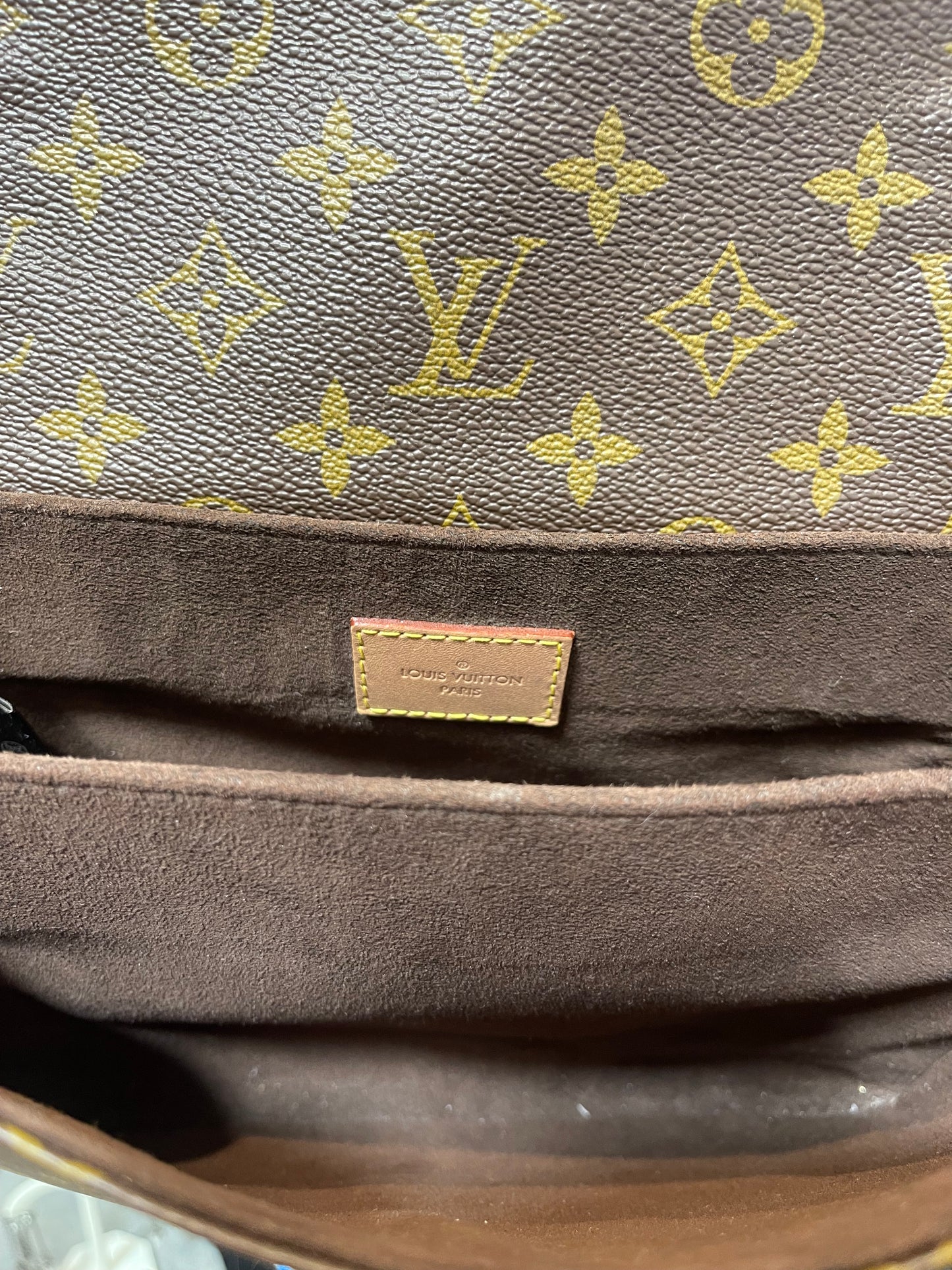 Louis Vuitton Pochette Metis Monogram Bag