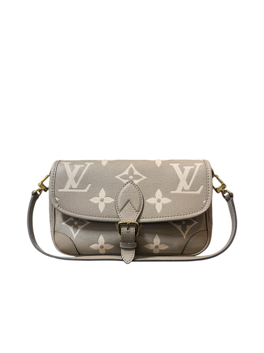 Louis Vuitton Grey/Cream Crossbody/Shoulder MM Handbag