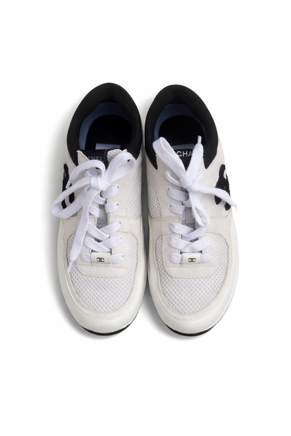 Chanel CC Logo Low-Top Sneakers. Size 38 EU / 7.5 US