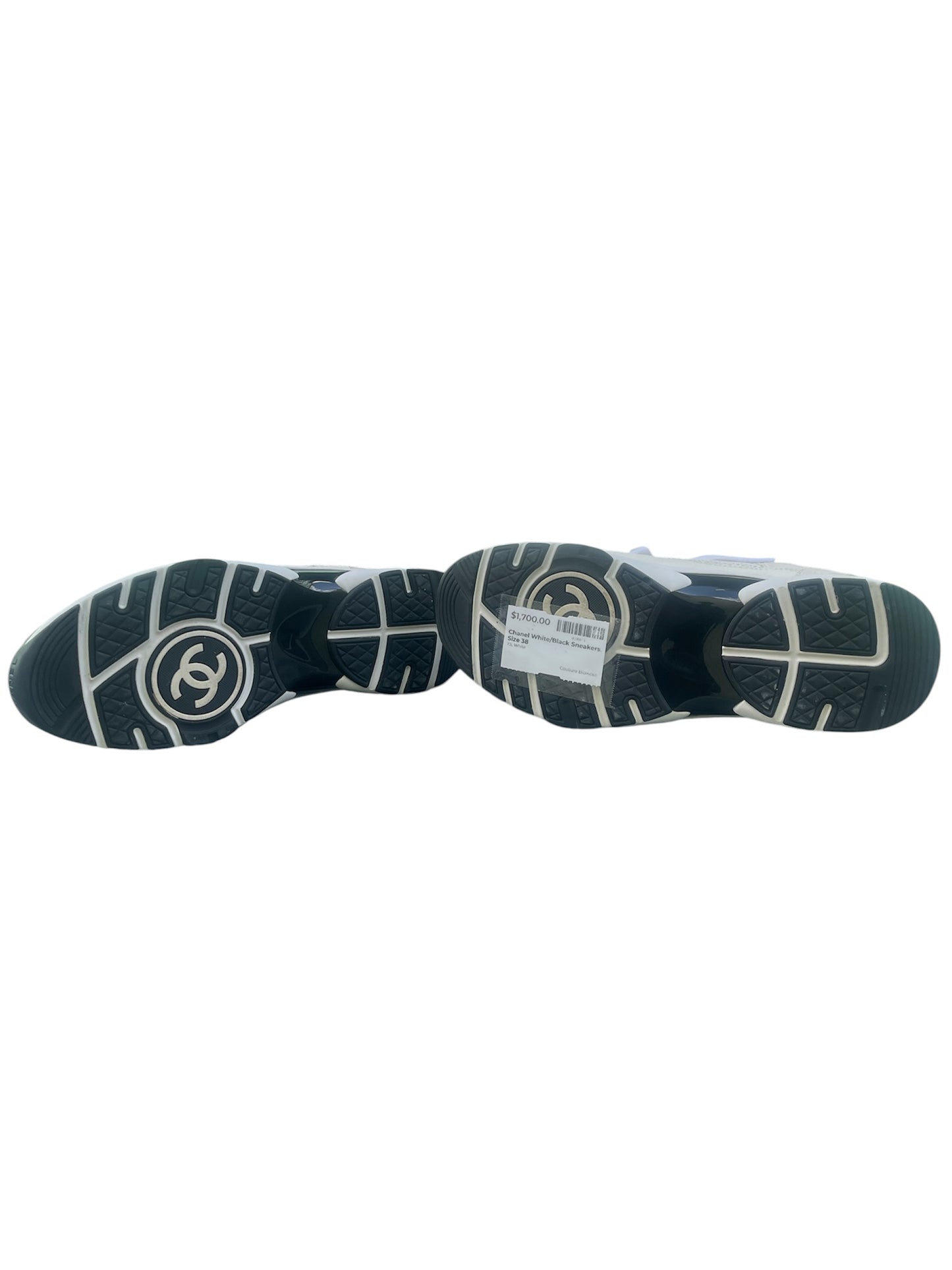 Chanel CC Logo Low-Top Sneakers. Size 38 EU / 7.5 US